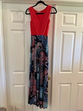 Gilli Coral Red Sleeveless Maxi with Navy Paisley Skirt